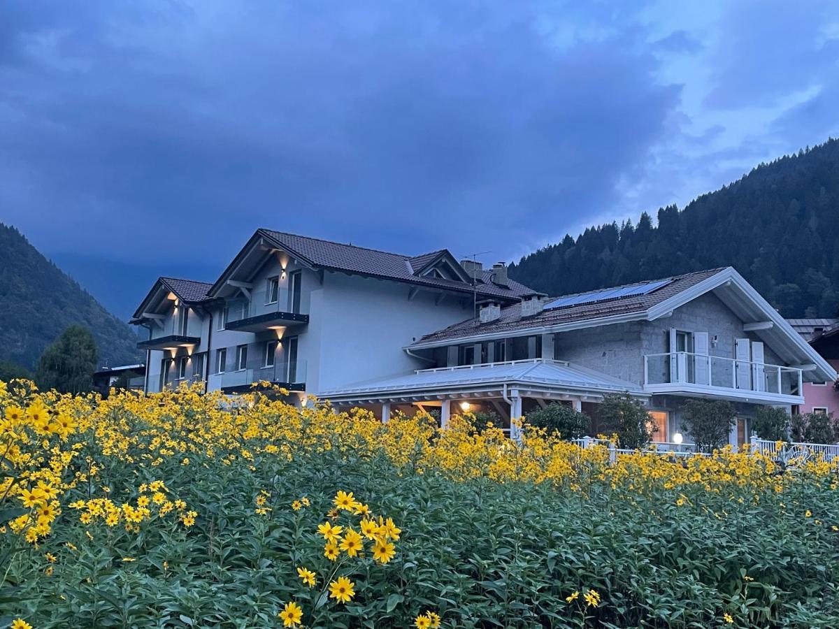 Rosensuite La Residenza Del Rosengarten Pinzolo Bagian luar foto