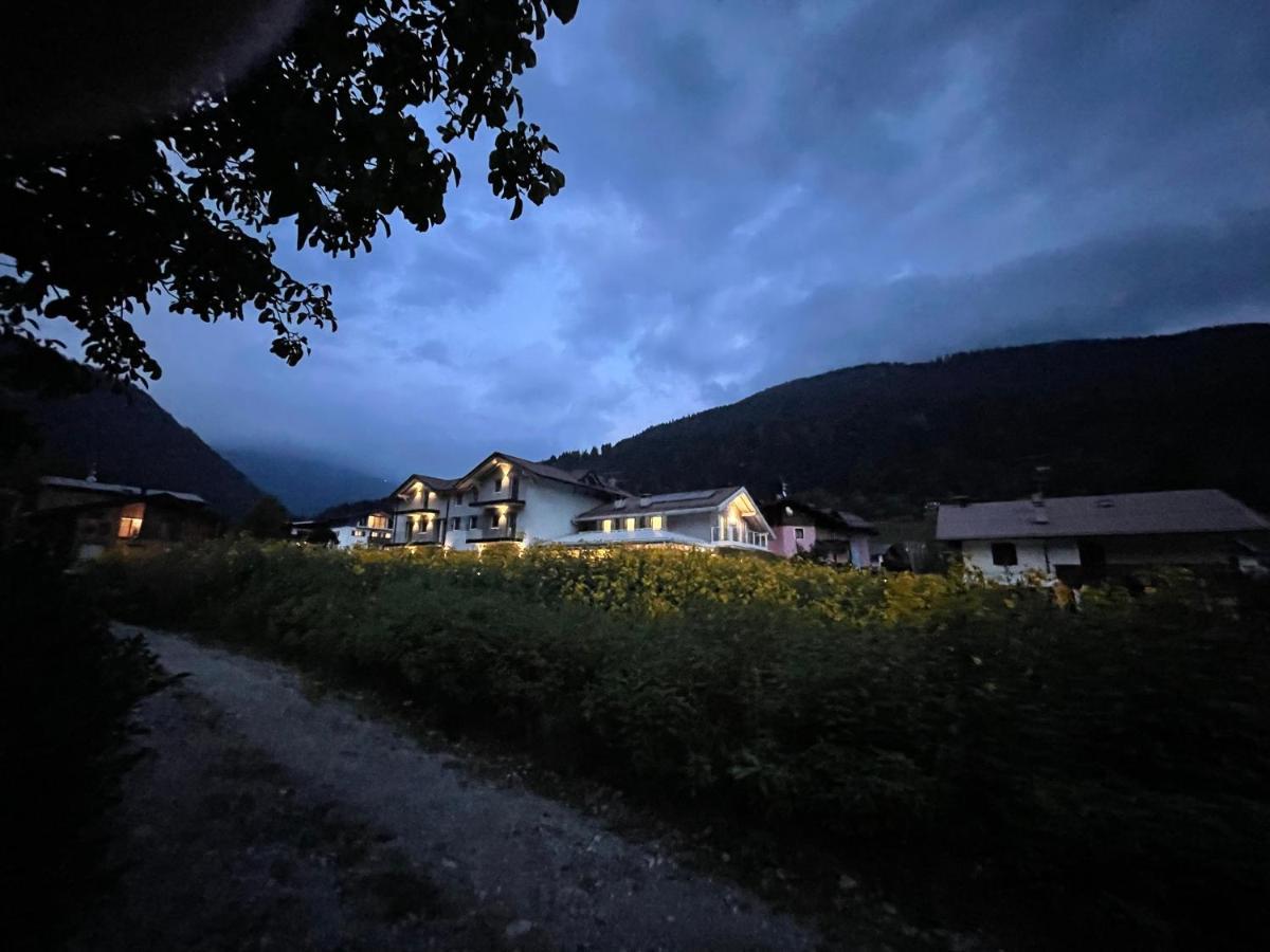 Rosensuite La Residenza Del Rosengarten Pinzolo Bagian luar foto